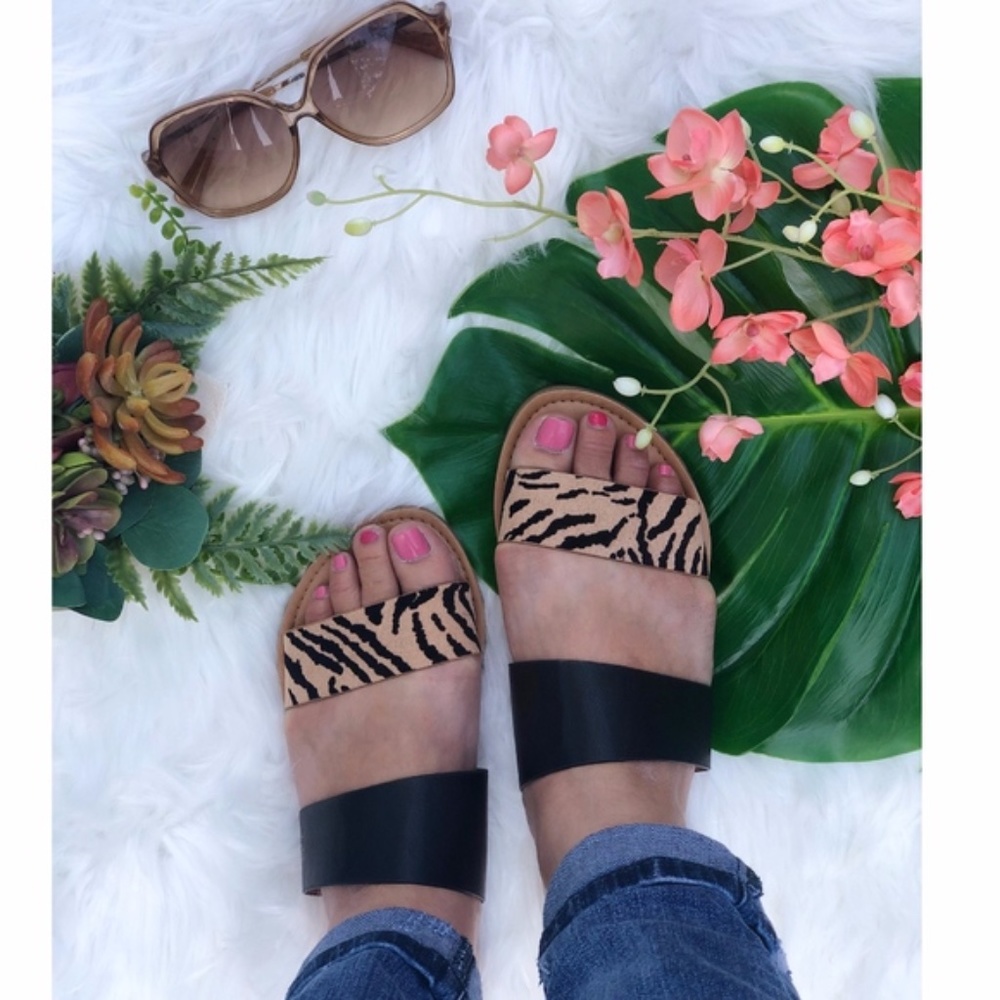 Animal Print Sandals - Picture 5 of 7